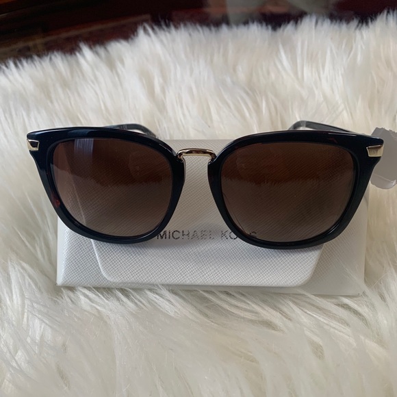 Sunglasses - Picture 4 of 4